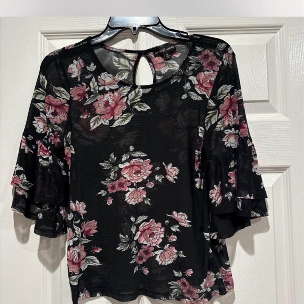 Almost Famous Women's Top